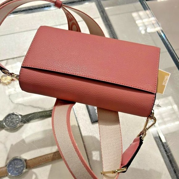 "Michael Kors Primrose Charm: Zip Around Crossbody Elegance" - Picture 3 of 7